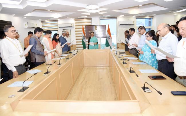 Smt. Neerja Sekhar, Additional Secretary, Ministry of Information & Broadcasting, administered the Integrity Pledge during Vigilance Awareness Week in New Delhi, On October 28, 2024.	