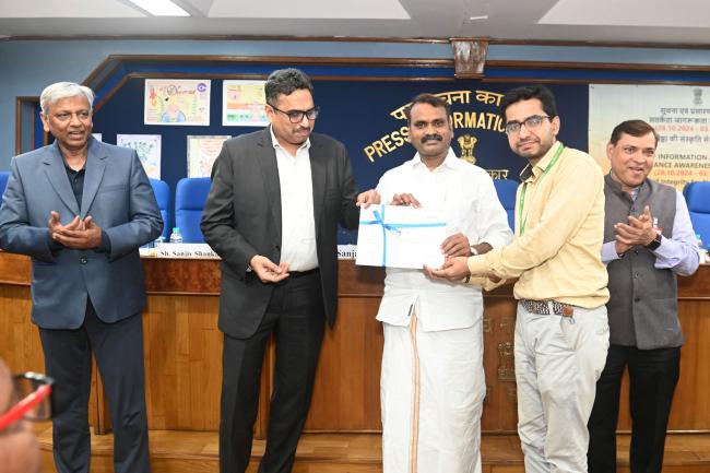 The Minister of State for Information and Broadcasting and Parliamentary Affairs, Dr. L. Murugan attends prize distribution ceremony during Vigilance Awareness Week, in New Delhi on March 12, 2025.