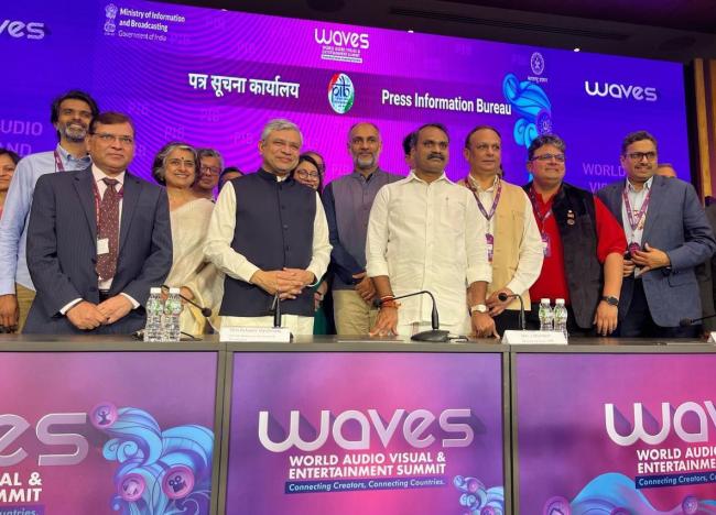 मुंबई में वेव्स-2025 में, IICT ने वैश्विक नेताओं के साथ AVGC-XR सहयोग लॉन्च किया। इस कार्यक्रम में मंत्री अश्विनी वैष्णव, डॉ. एल. मुरुगन और अधिकारी संजय जाजू और धीरेंद्र ओझा शामिल हुए।