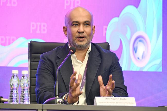 Shri Mustafa Harnesswala, Founder (Cabil), Shri Sandeep Jhingran, Chief Growth Officer (IMAI), Shri Ashutosh Mohle, Joint Director (MIB) and Shri Rajesh Joshi ,Venture Partner, Warmup Ventures addressing at WAVES 2025 in Mumbai, Maharashtra on May 04,2025