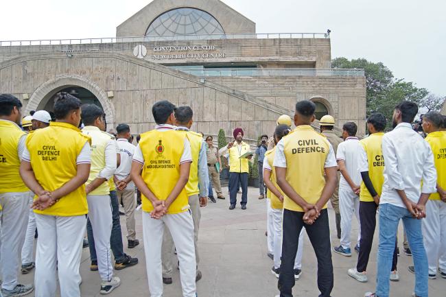 Glimpses of ‘MOCK DRILL’ at NDMC, Palika Kendra, Sansad Marg, in New Delhi on May 07, 2025.
