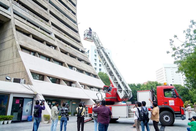 Glimpses of ‘MOCK DRILL’ at NDMC, Palika Kendra, Sansad Marg, in New Delhi on May 07, 2025.