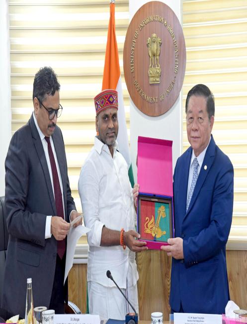 The Minister of State for Information and Broadcasting and Parliamentary Affairs, Dr. L. Murugan chairs a meeting with a delegation of high ranking officials from Vietnam led by Mr.Nguyen Trong Nghia Politbureau Member of Communist Party of Vietnam (CPV)