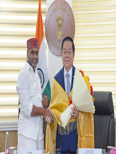 The Minister of State for Information and Broadcasting and Parliamentary Affairs, Dr. L. Murugan chairs a meeting with a delegation of high ranking officials from Vietnam led by Mr.Nguyen Trong Nghia Politbureau Member of Communist Party of Vietnam (CPV)