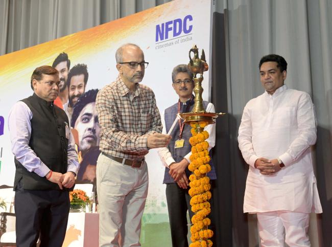 11 अगस्त, 2025 को प्रधान महानिदेशक भूपेंद्र कैंथोला ने सूचना एवं प्रसारण मंत्रालय और एनएफडीसी, सिरी फोर्ट द्वारा आयोजित ‘हर घर तिरंगा’ देशभक्ति फिल्म महोत्सव में दीप प्रज्ज्वलित किया।