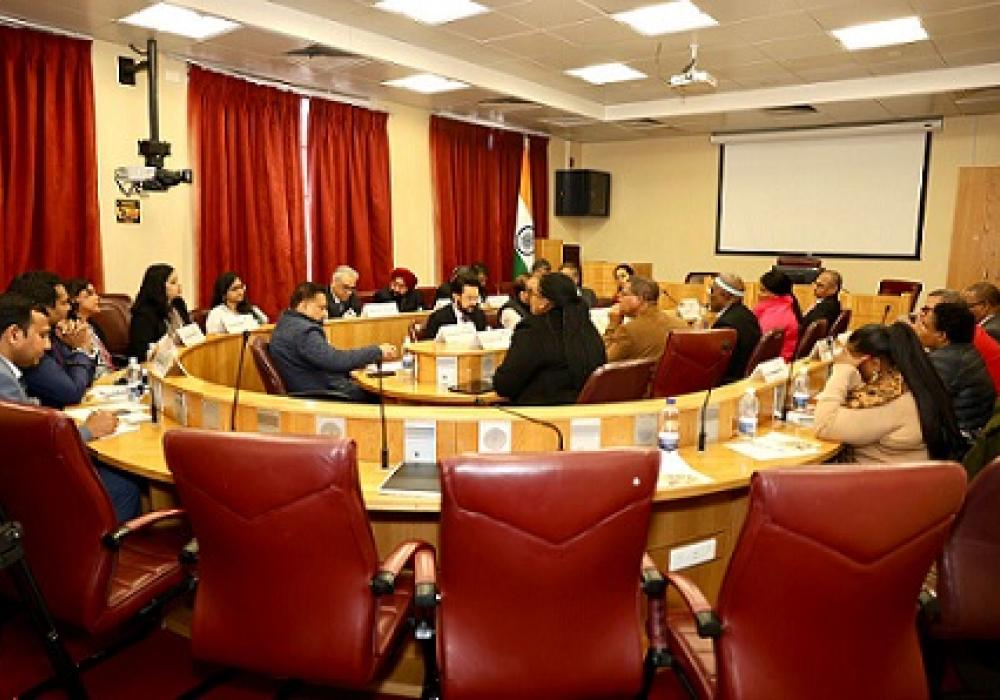सर्वदलीय संसदीय प्रतिनिधिमंडल ने अंतर्राष्ट्रीय संबंध एवं सहयोग पर संसदीय पोर्टफोलियो समिति के अध्यक्ष श्री सुप्रा ओबाकेंग रामोएलेत्सी महुमपेलो और अन्य सदस्यों से मुलाकात की तथा उन्हें ऑपरेशन सिंदूर के बारे में जानकारी दी।