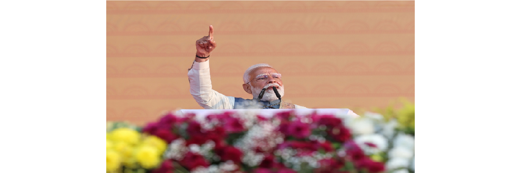 प्रधानमंत्री श्री नरेन्द्र मोदी उत्तर प्रदेश के लखनऊ में राष्ट्र प्रेरणा स्थल के उद्घाटन के अवसर पर संबोधित करते हुए।