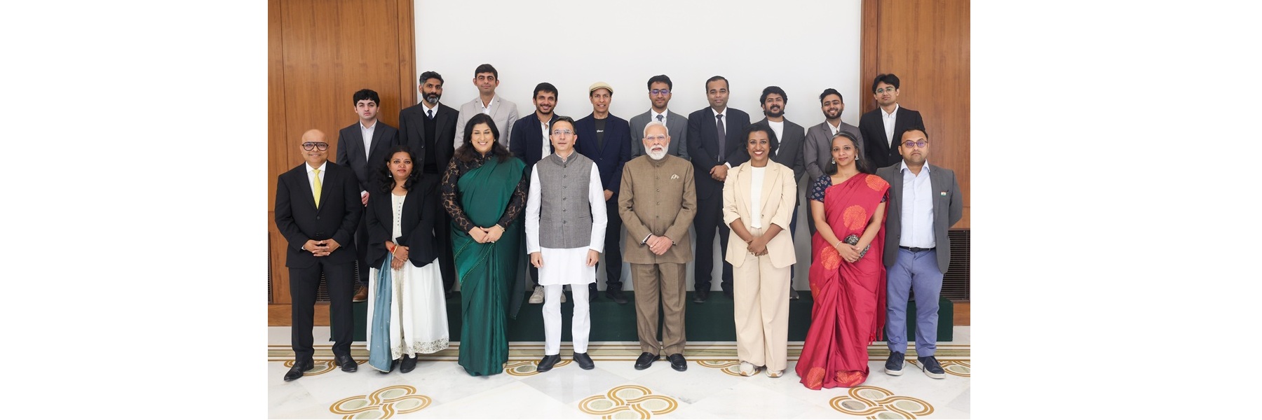 PM in a group photograph with CEOs of AI, in New Delhi