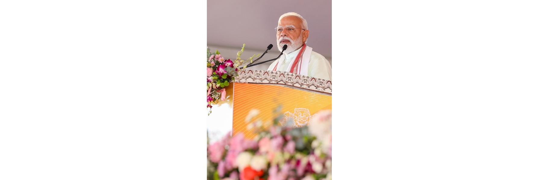 प्रधानमंत्री पुडुचेरी में विभिन्न परियोजनाओं के उद्घाटन और शिलान्यास समारोह को संबोधित करते हुए।