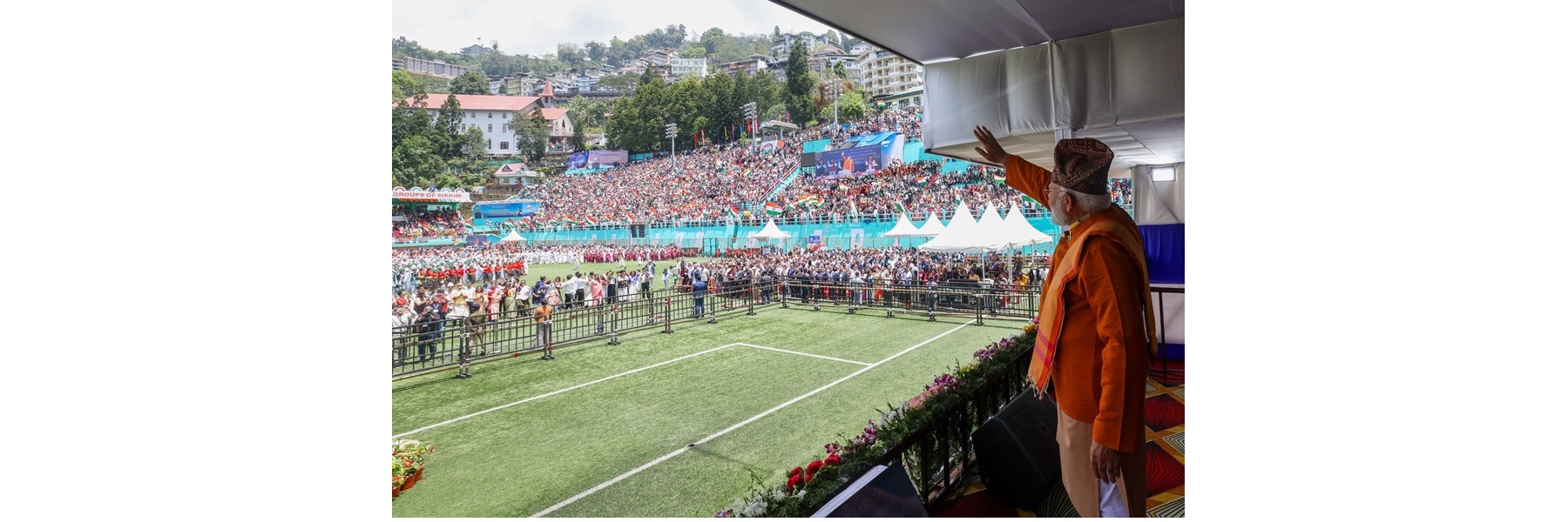 सिक्किम के गंगटोक में विभिन्न परियोजनाओं के उद्घाटन, शुभारंभ और शिलान्यास कार्यक्रम में प्रधानमंत्री।