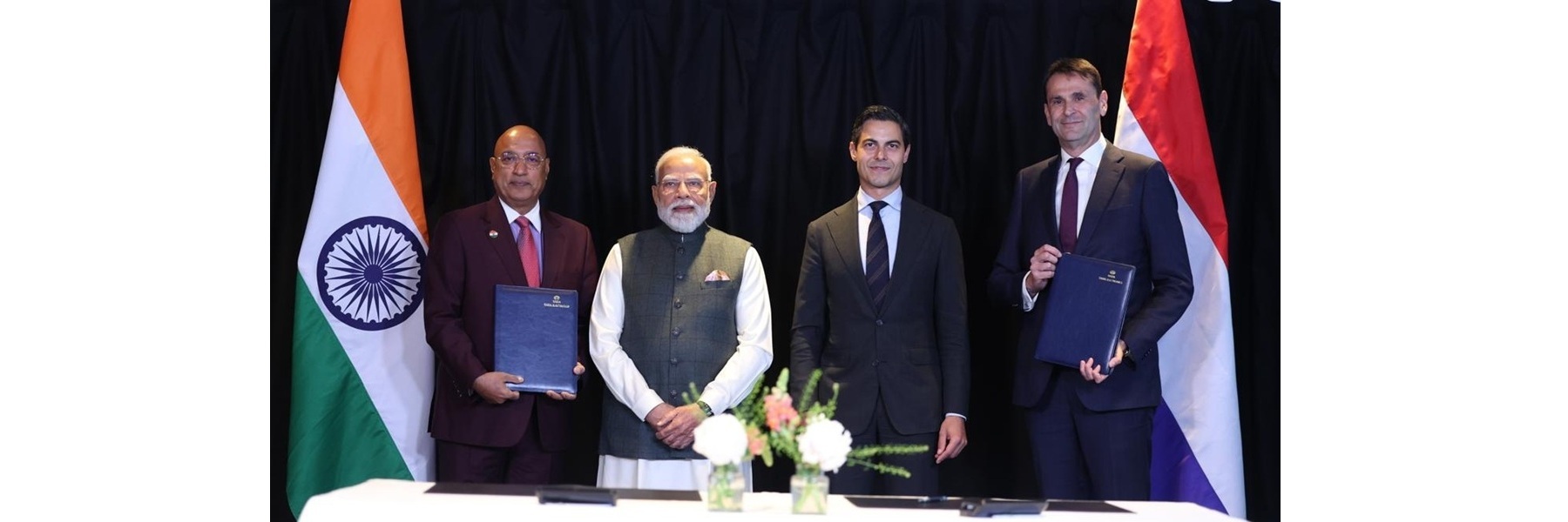 प्रधानमंत्री ने नीदरलैंड में एएसएमएल-टाटा समझौता ज्ञापन (एमओयू) हस्ताक्षर समारोह का साक्षी बने।