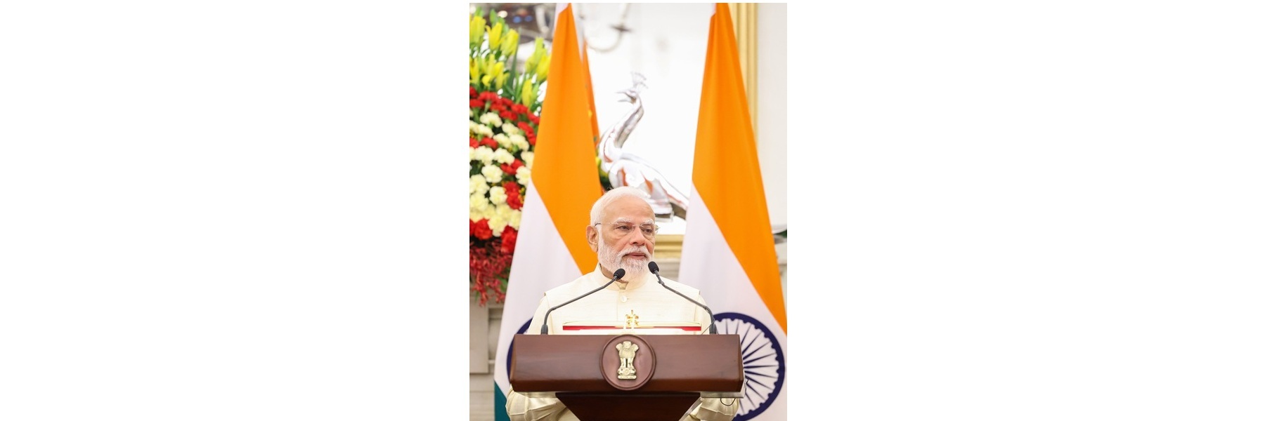 प्रधानमंत्री नई दिल्ली के हैदराबाद हाउस में संयुक्त मीडिया वक्तव्य को संबोधित कर रहे हैं।