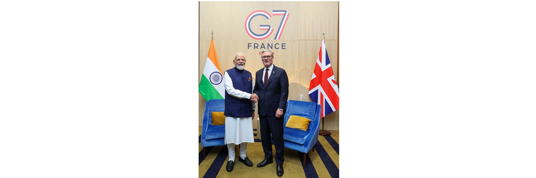 प्रधानमंत्री ने फ्रांस के एवियन में G7 शिखर सम्मेलन के दौरान यूनाइटेड किंगडम के प्रधानमंत्री श्री कीर स्टारमर के साथ द्विपक्षीय बैठक की।