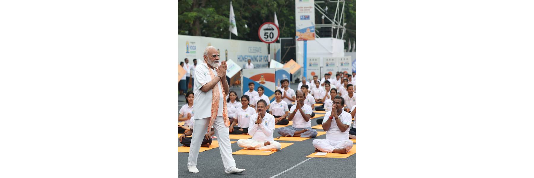 प्रधानमंत्री ने पश्चिम बंगाल के कोलकाता में 12वें अंतर्राष्ट्रीय योग दिवस-2026 समारोह में भाग लिया।