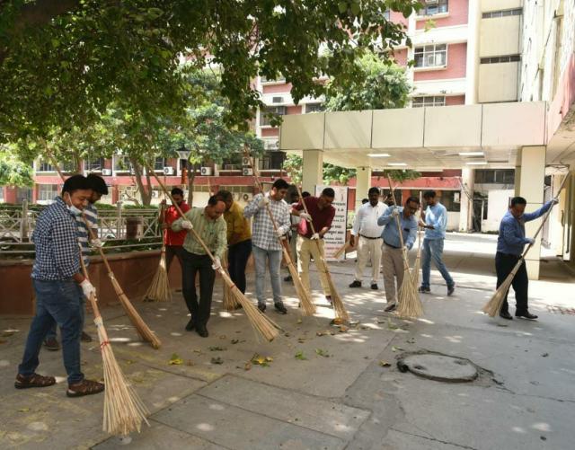 Cleanliness drive undertaken at Sashtri Bhawan, Ministry of Information and Broadcasting, under  Special Campaign 2.0 on Swachatta.