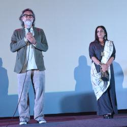 Sh. Rakyesh Om Prakash Mehra and Smt. Divya Dutta with others during the open air screening of Bhaag Milkha Bhaag.