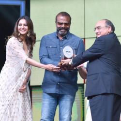 Chemban Vinod being presented the Best Actor (Male) award for the movie ‘Ee Maa Yau’, at the closing ceremony of the 49th International Film Festival of India (IFFI-2018), in Panaji, Goa on November 28, 2018.