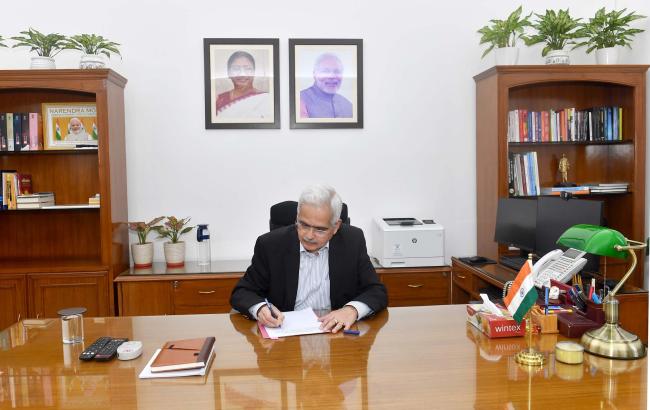 Shri Shaktikanta Das assumed charge as Principal Secretary-2 to Prime Minister, in New Delhi on February 24, 2025.