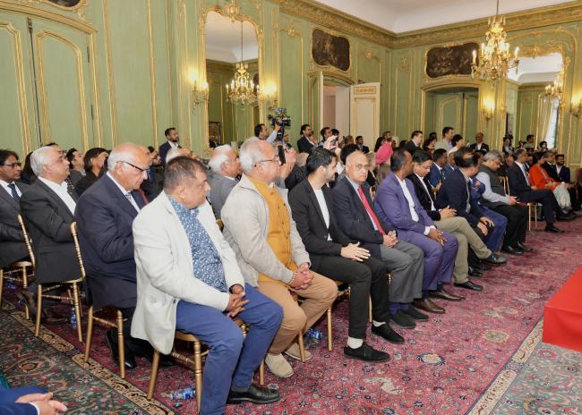 The All-Party Indian Parliamentary Delegation leb by Shri Ravi Shankar Prasad met with the Indian community in France, conveying India’s unwavering stance against terrorism. A powerful show of solidarity from the diaspora.