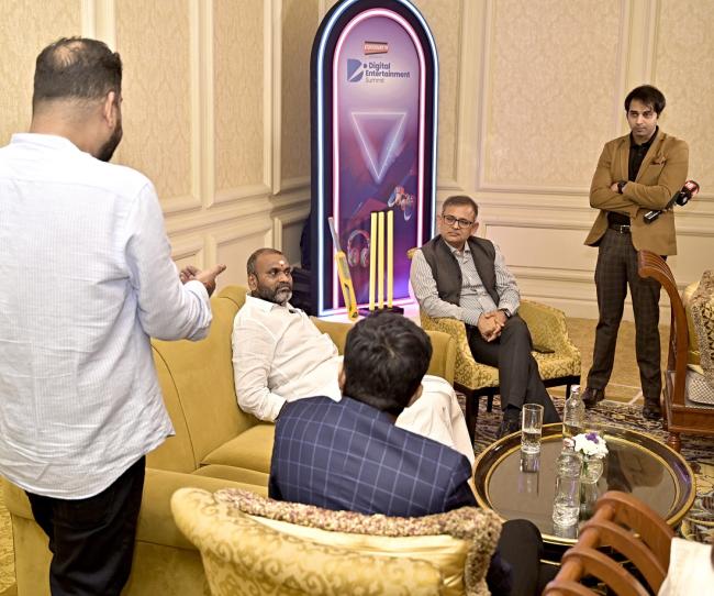 सूचना एवं प्रसारण तथा संसदीय कार्य राज्य मंत्री डॉ. एल. मुरुगन 27 जून, 2025 को नई दिल्ली के लीला पैलेस में डिजिटल मनोरंजन शिखर सम्मेलन में भाग लेते हुए।
