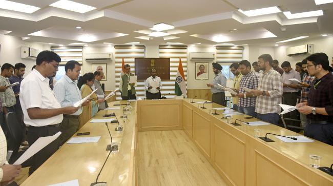 Glimpses of the National Voluntary Blood Donation Day pledge at Shastri Bhawan, in New Delhi on October 01, 2025.