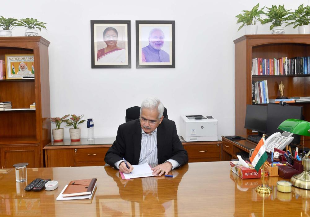 Shri Shaktikanta Das assumed charge as Principal Secretary-2 to Prime Minister, in New Delhi on February 24, 2025.