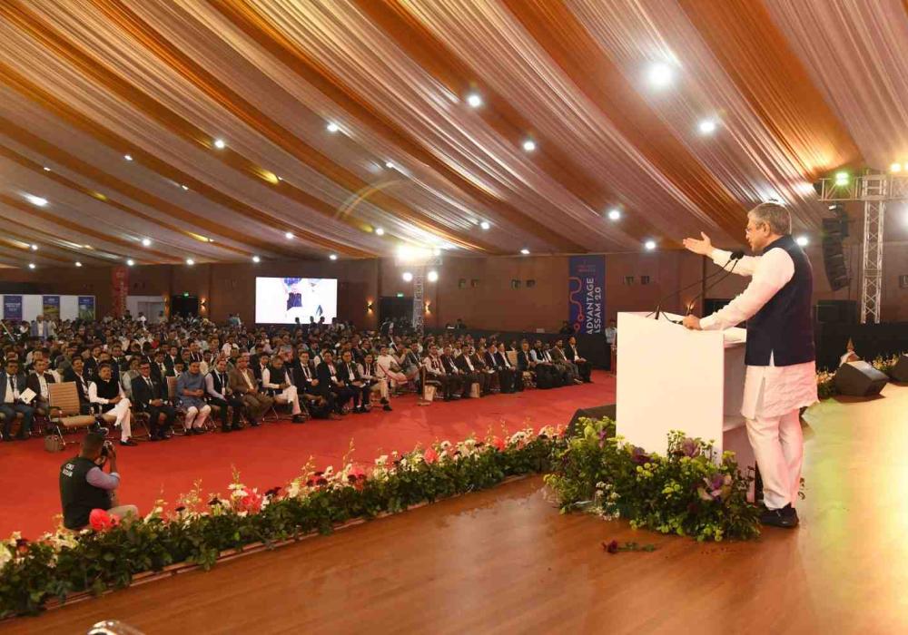 श्री अश्विनी वैष्णव 25 फरवरी, 2025 को गुवाहाटी में एडवांटेज असम 2.0 शिखर सम्मेलन में 'विकसित भारत के लिए असम में उन्नत सेमीकंडक्टर होराइजन्स' सत्र को संबोधित करते हैं।